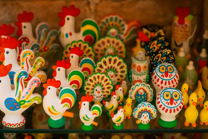 Fischietti in terracotta colorati alla Fiera del Fischietto di Rutigliano